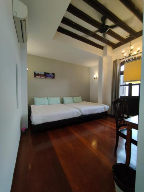 Carnarvon Heritge Lodge